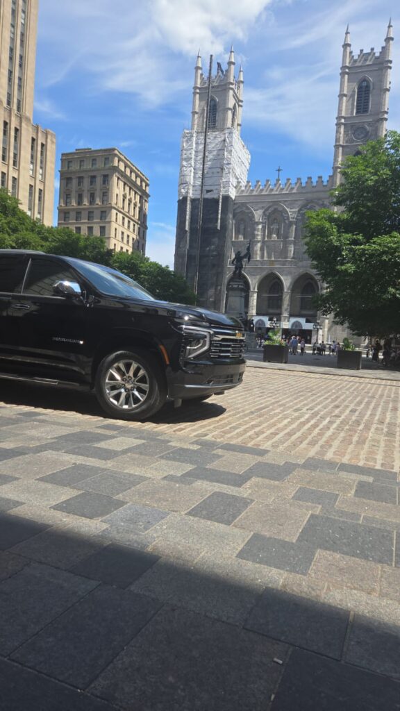 VUS exécutif dans le Vieux-Montréal